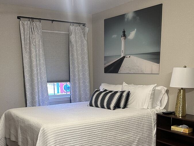 A private guest bedroom at the Ronald McDonald House of Temple